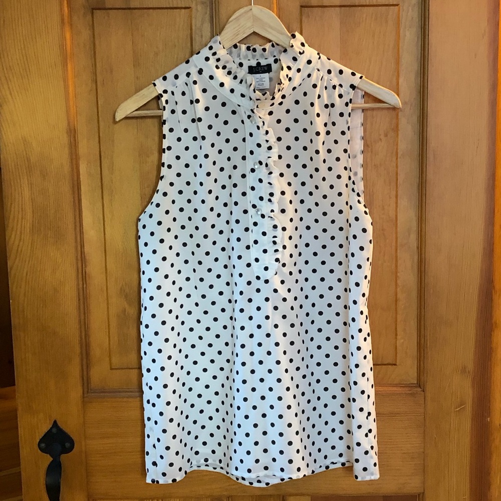 Sleeveless Polka Dot Ruffle Collar Top